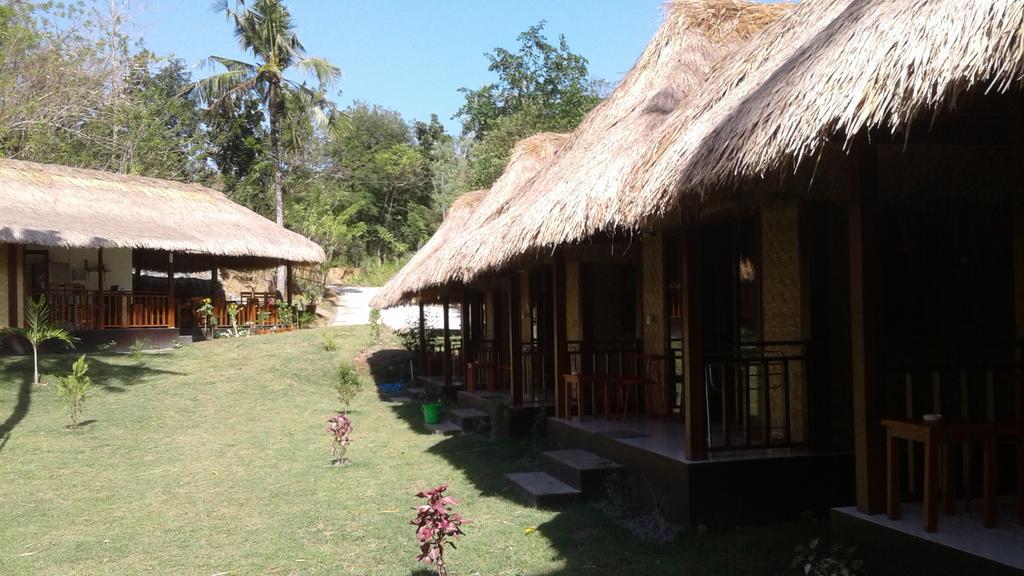 Airas' Garden Homestay Eco Bungalows Kuta  Exterior photo